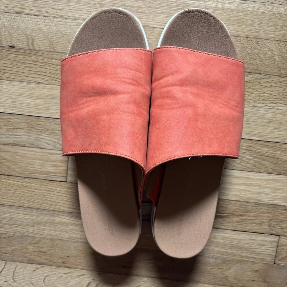 Adrienne Vittadini Sport Provence Slip on Sandal Red Orange Tan Womens 9.5M Chic